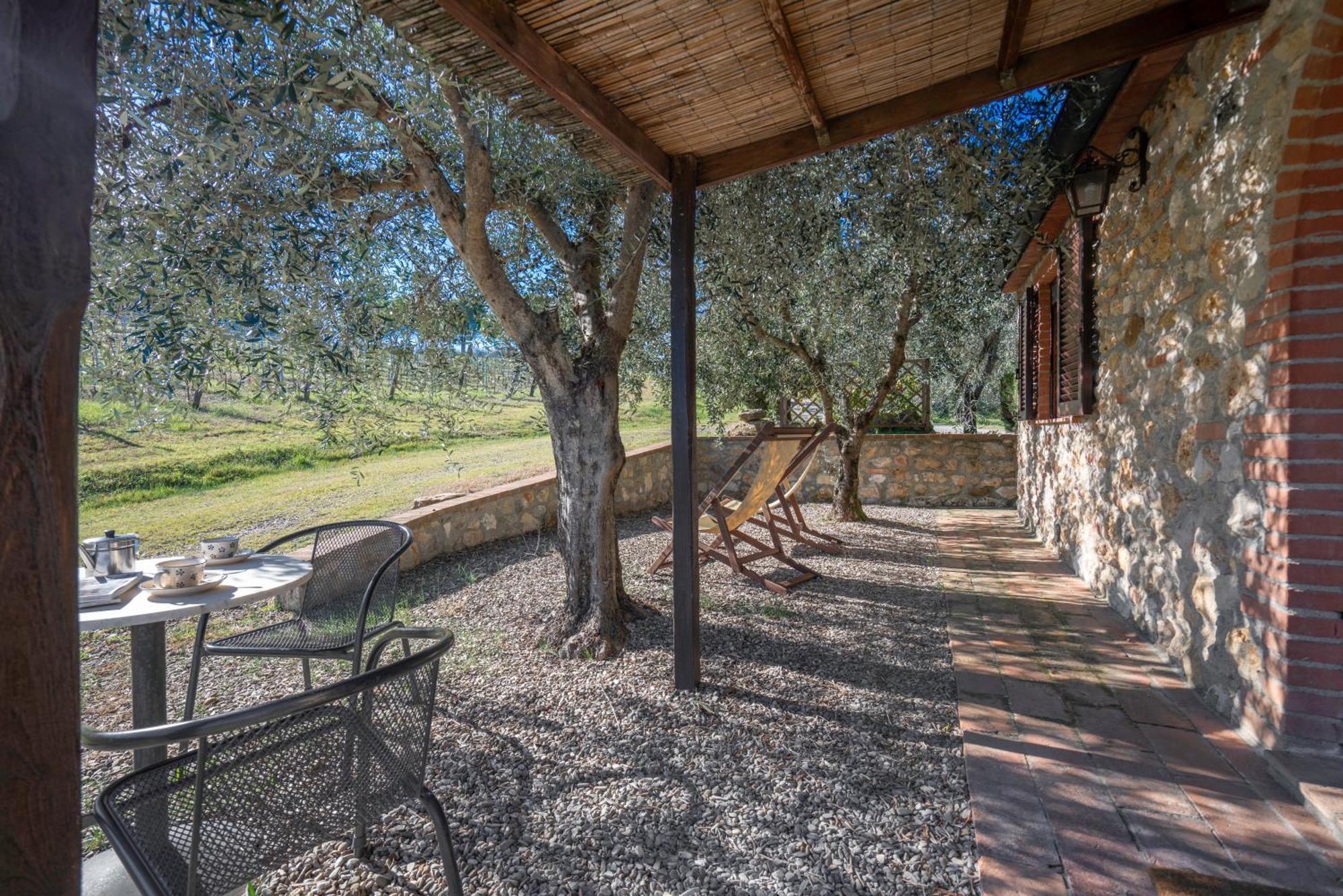 Agriturismo L' Agresto Casole dʼElsa Exterior foto