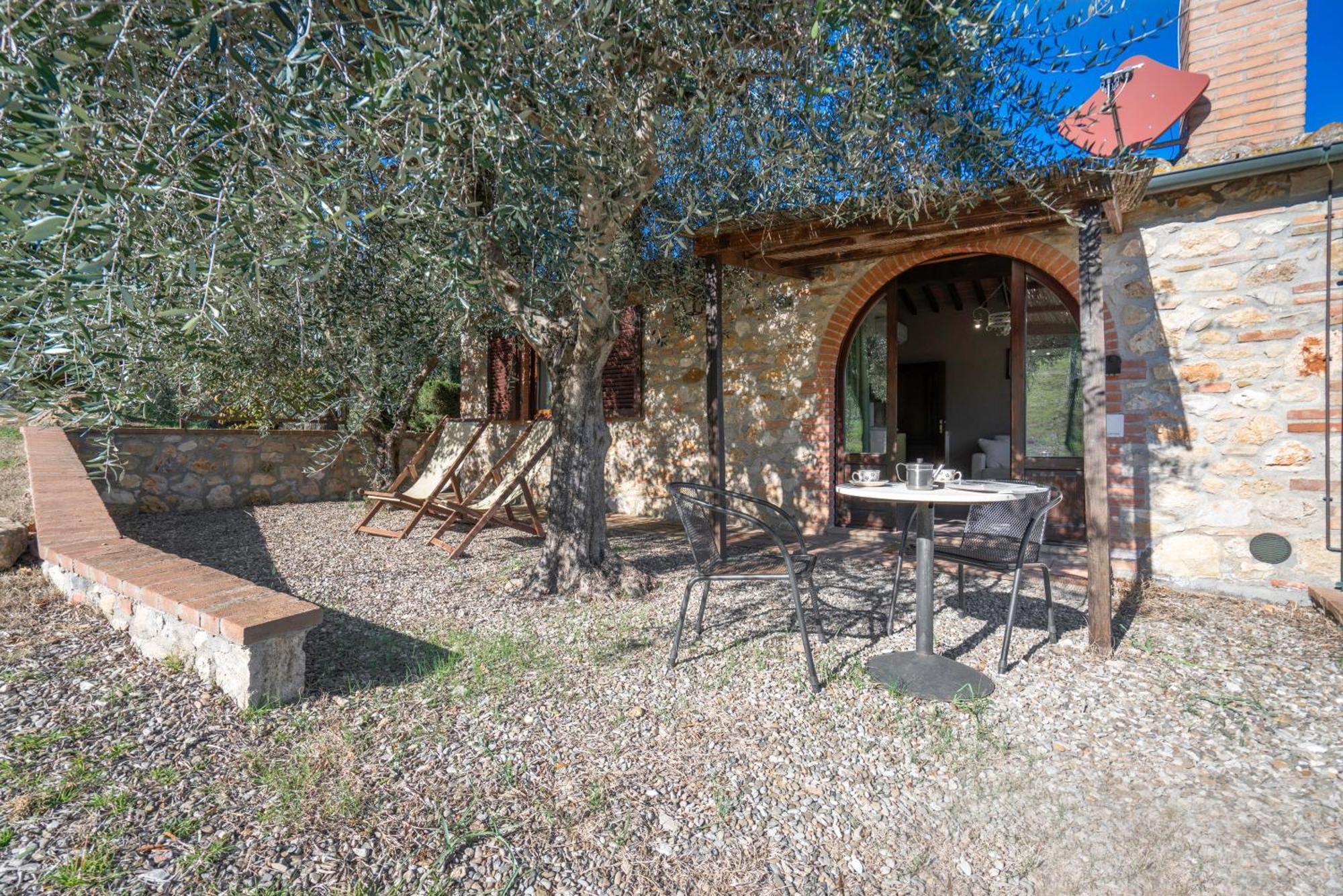 Agriturismo L' Agresto Casole dʼElsa Exterior foto