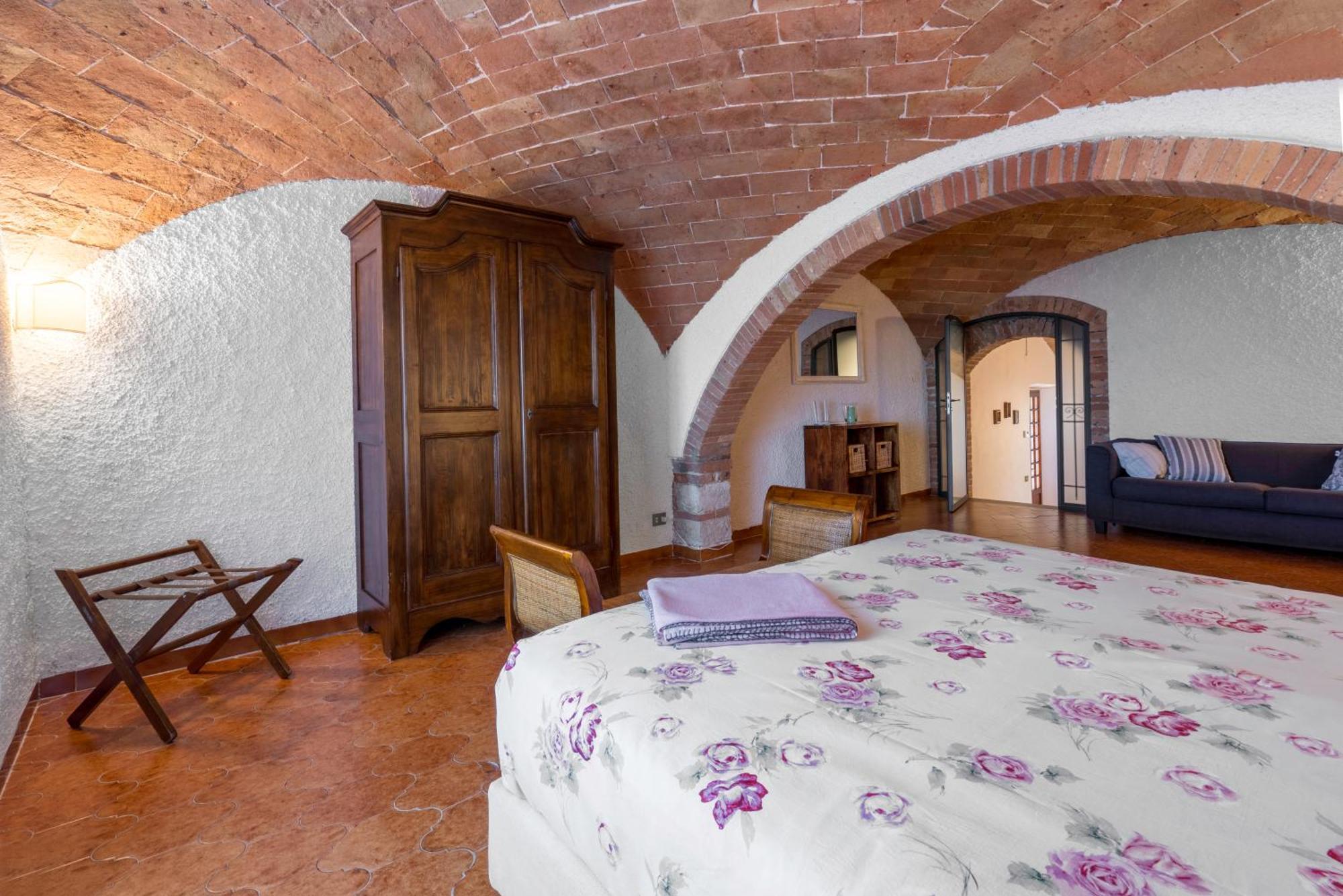 Agriturismo L' Agresto Casole dʼElsa Exterior foto