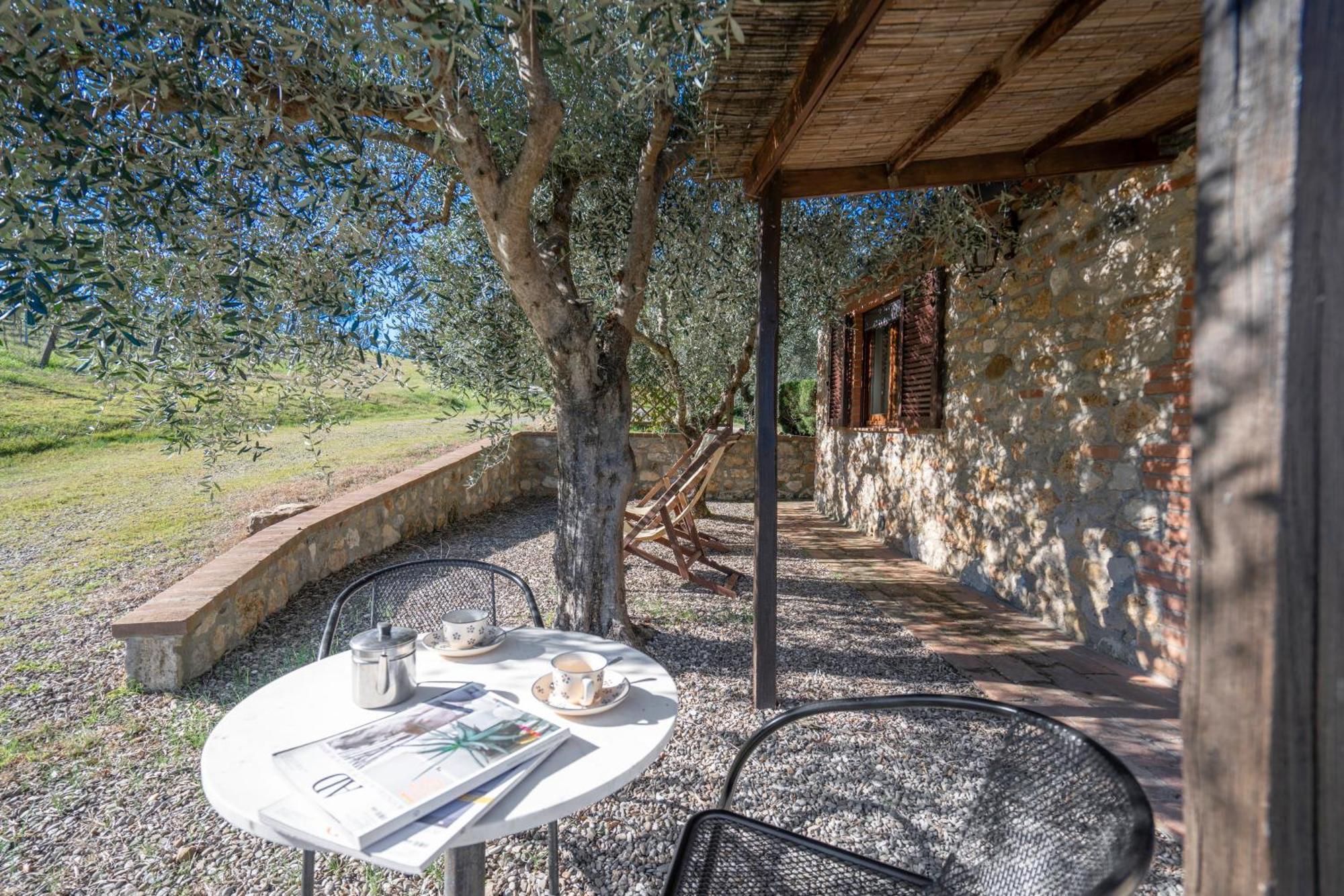 Agriturismo L' Agresto Casole dʼElsa Exterior foto