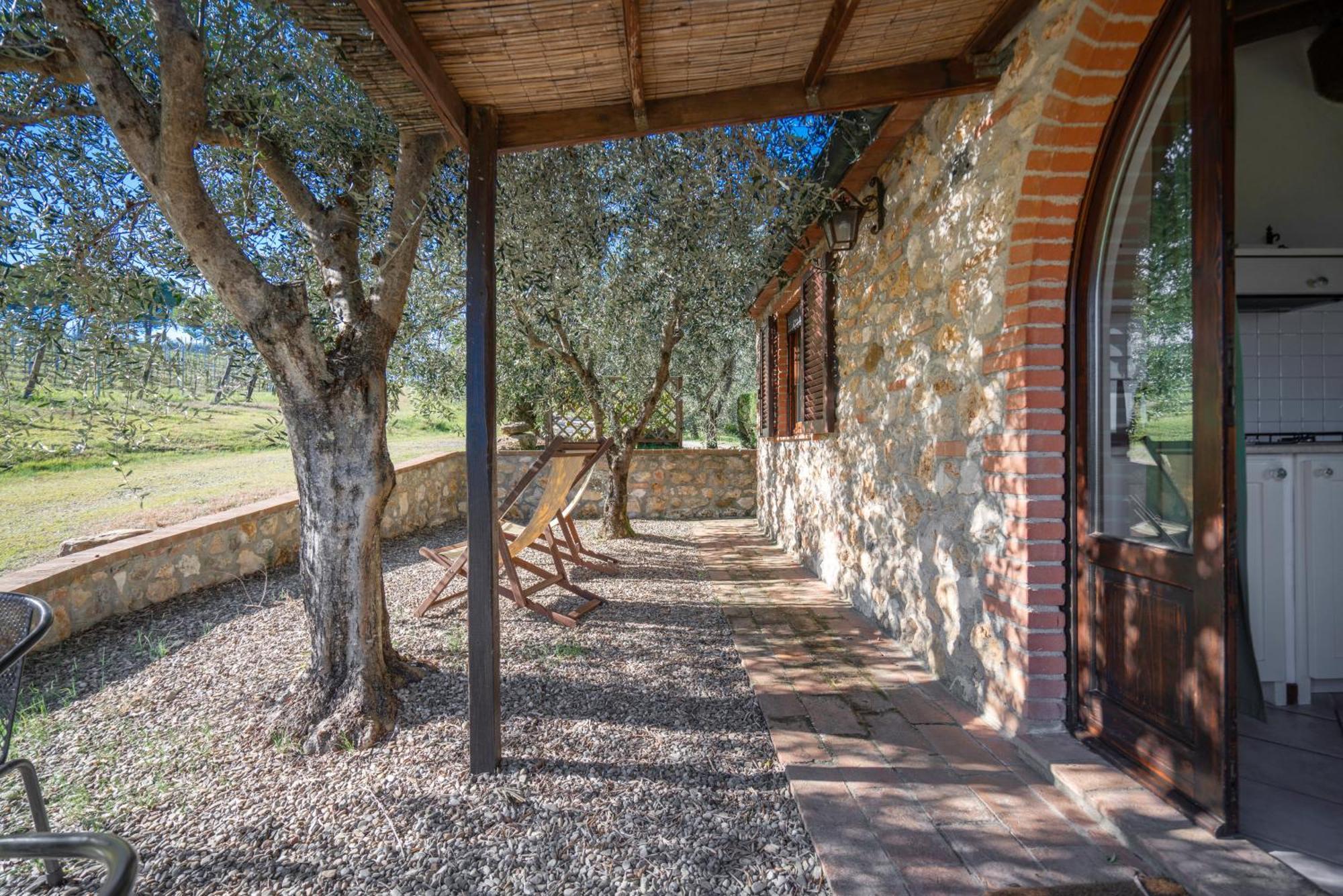 Agriturismo L' Agresto Casole dʼElsa Exterior foto