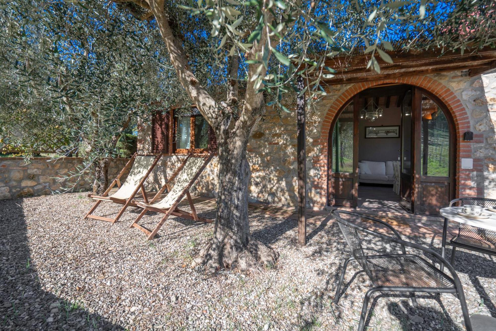 Agriturismo L' Agresto Casole dʼElsa Exterior foto